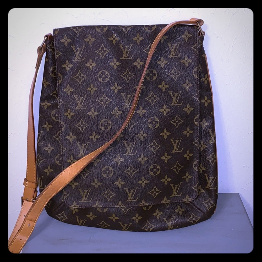 Authentic Louis Vuitton crossbody